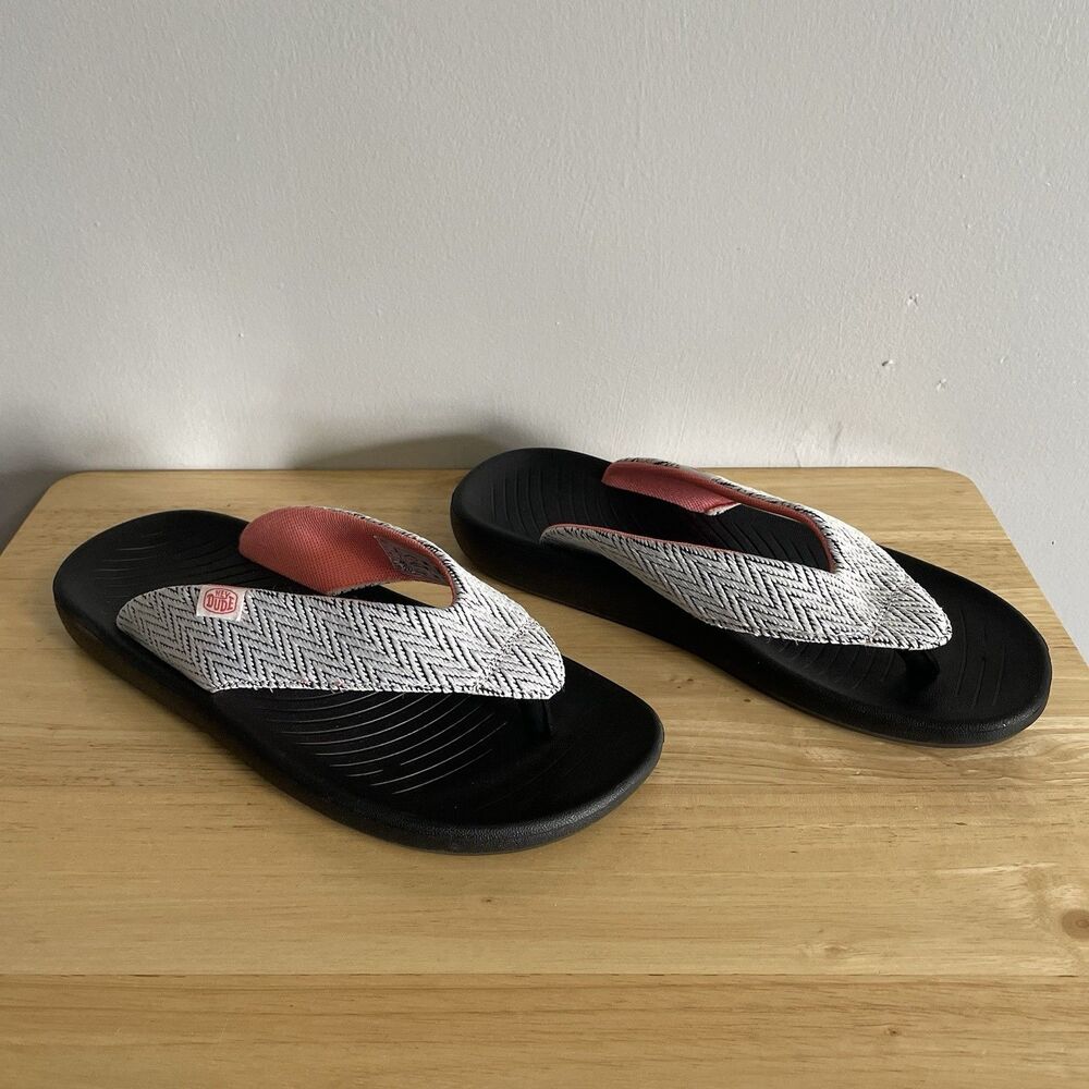 Women’s Hey Dude Sandals Flip Flops Size 9 Summer Beach Black White Pink